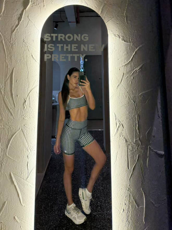SHORT CHEESS